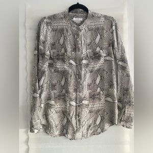 Equipment Femme 100% Grey Snakeskin Blouse size Small